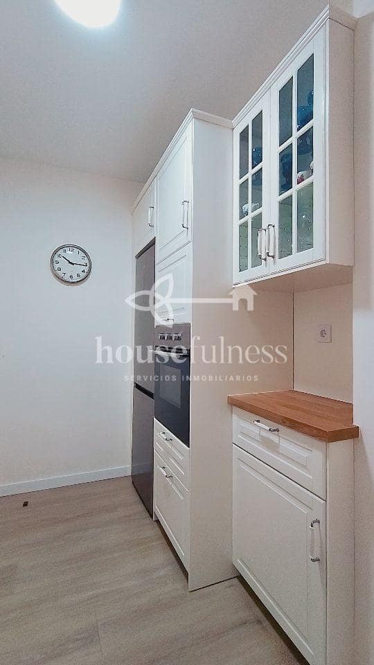2 bedroom Flat for rent in Ferrol - € 900 (Ref: 9937527)