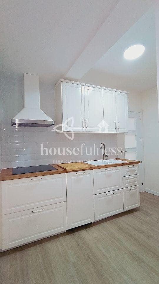 2 bedroom Flat for rent in Ferrol - € 900 (Ref: 9937527)