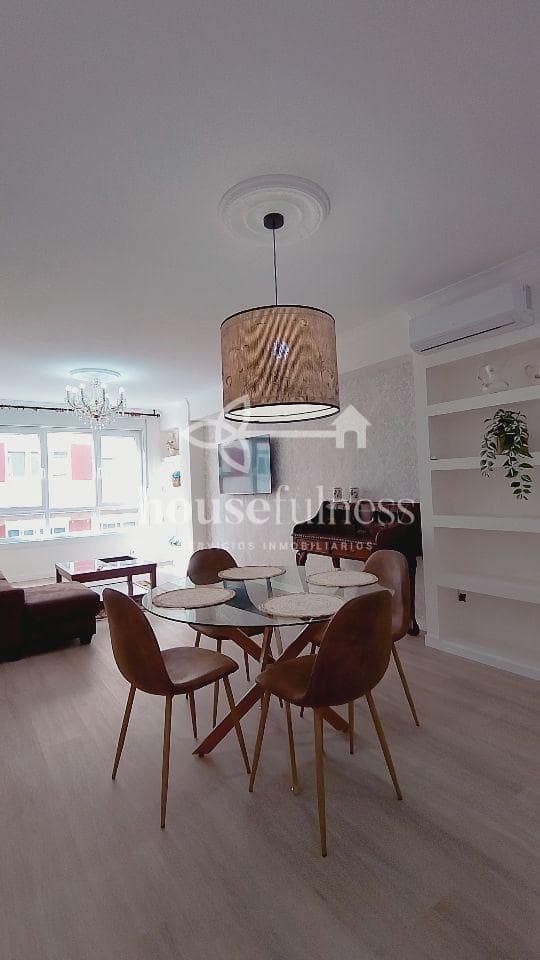 2 bedroom Flat for rent in Ferrol - € 900 (Ref: 9937527)