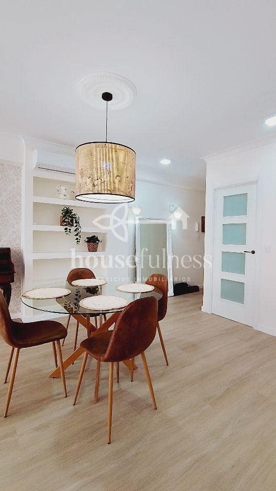 2 bedroom Flat for rent in Ferrol - € 900 (Ref: 9937527)