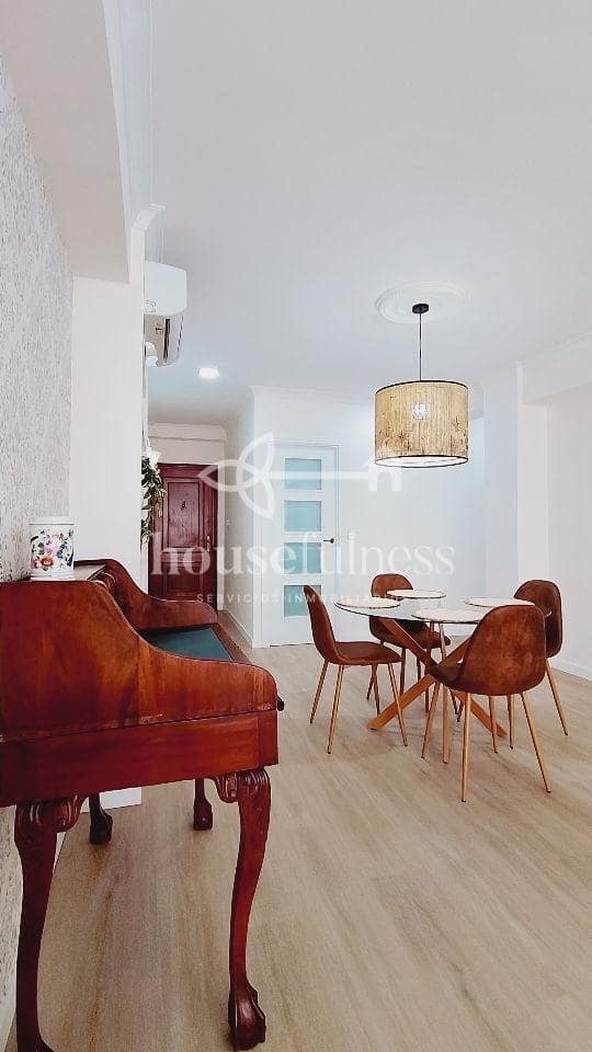 2 bedroom Flat for rent in Ferrol - € 900 (Ref: 9937527)