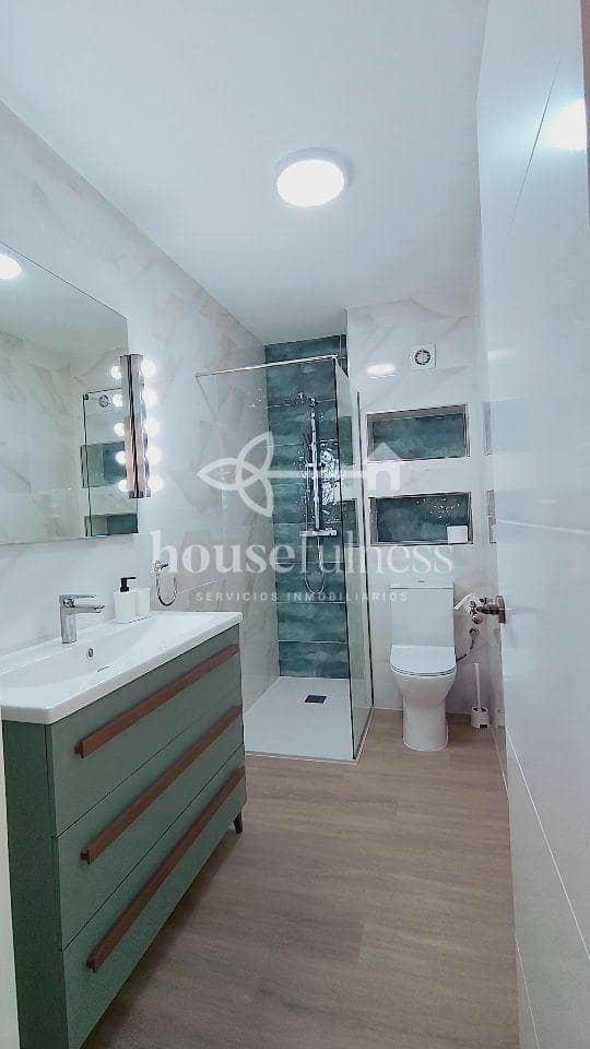 2 bedroom Flat for rent in Ferrol - € 900 (Ref: 9937527)