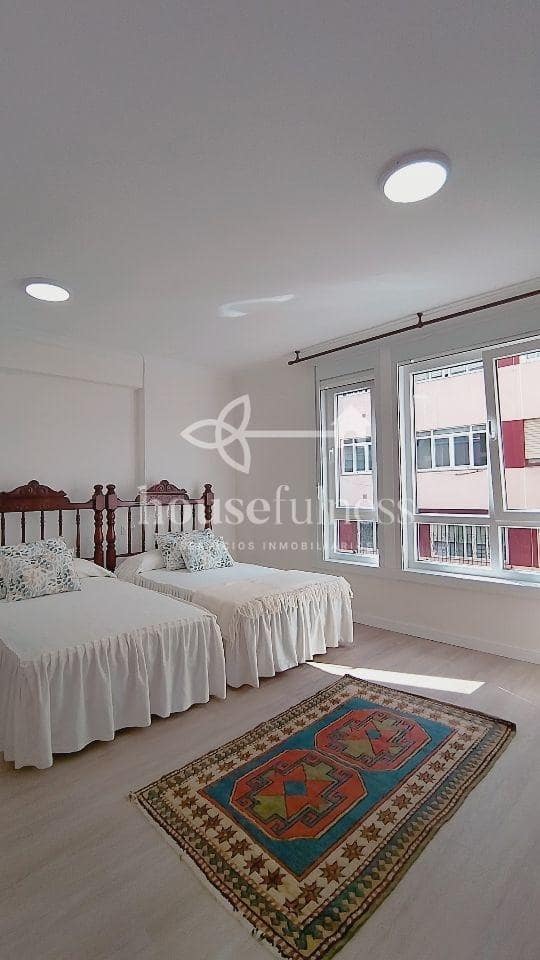 2 bedroom Flat for rent in Ferrol - € 900 (Ref: 9937527)