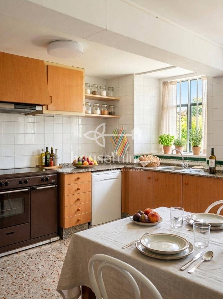 5 bedroom Finca/Country House for rent in Ferrol with pool garage - € 4,000 (Ref: 9939380)