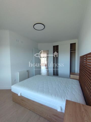 2 soverom Leilighet til leie i Ferrol med garasje - € 750 (Ref: 9945021)