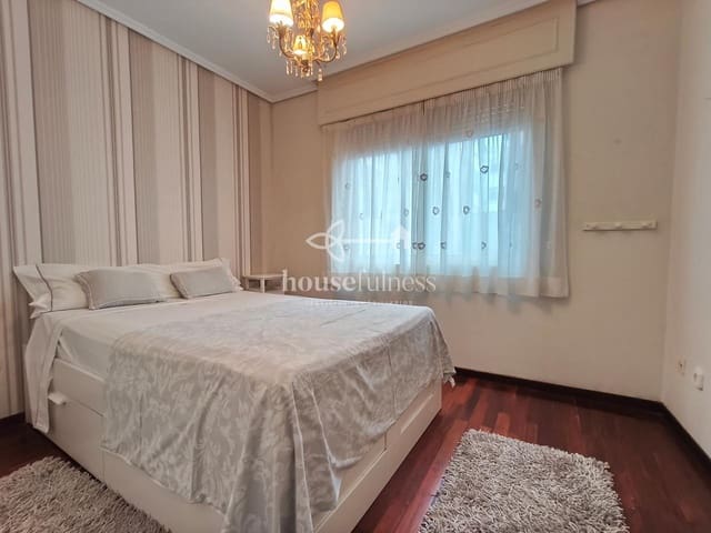 2 slaapkamer Appartement te huur in Ferrol - € 650 (Ref: 9947335)