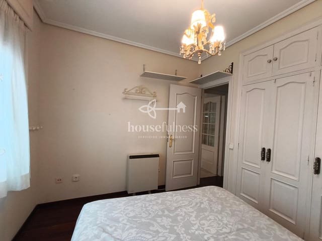 2 slaapkamer Appartement te huur in Ferrol - € 650 (Ref: 9947335)