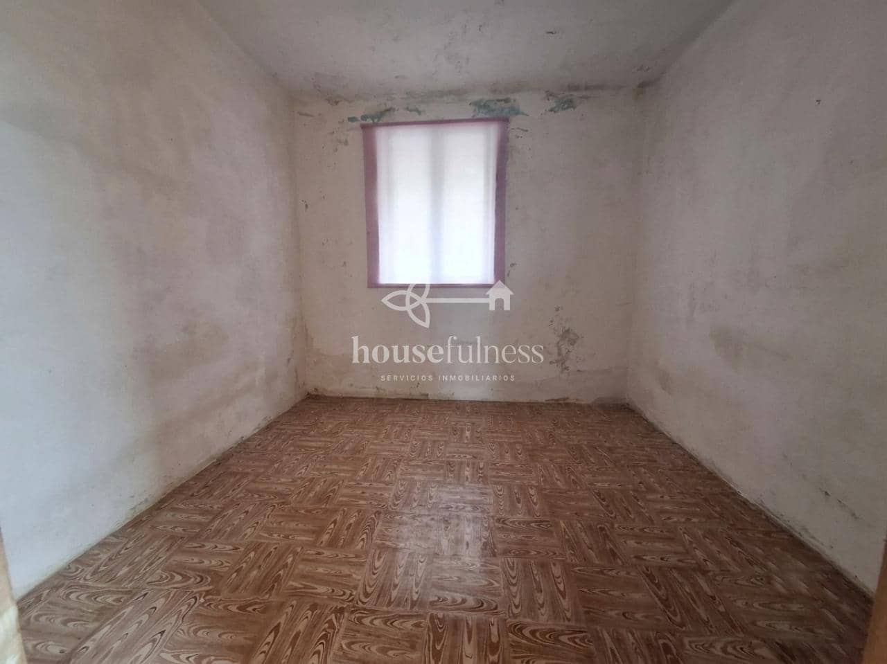 Casa de 5 habitaciones en Narón en venta con garaje - 135.000 € (Ref: 9966220)
