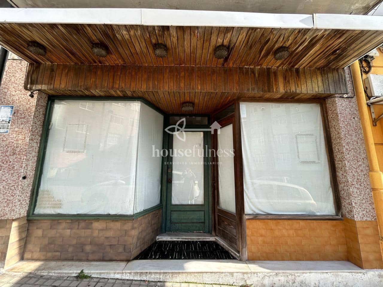 Commercieel te koop in Ferrol - € 55.000 (Ref: 9966221)
