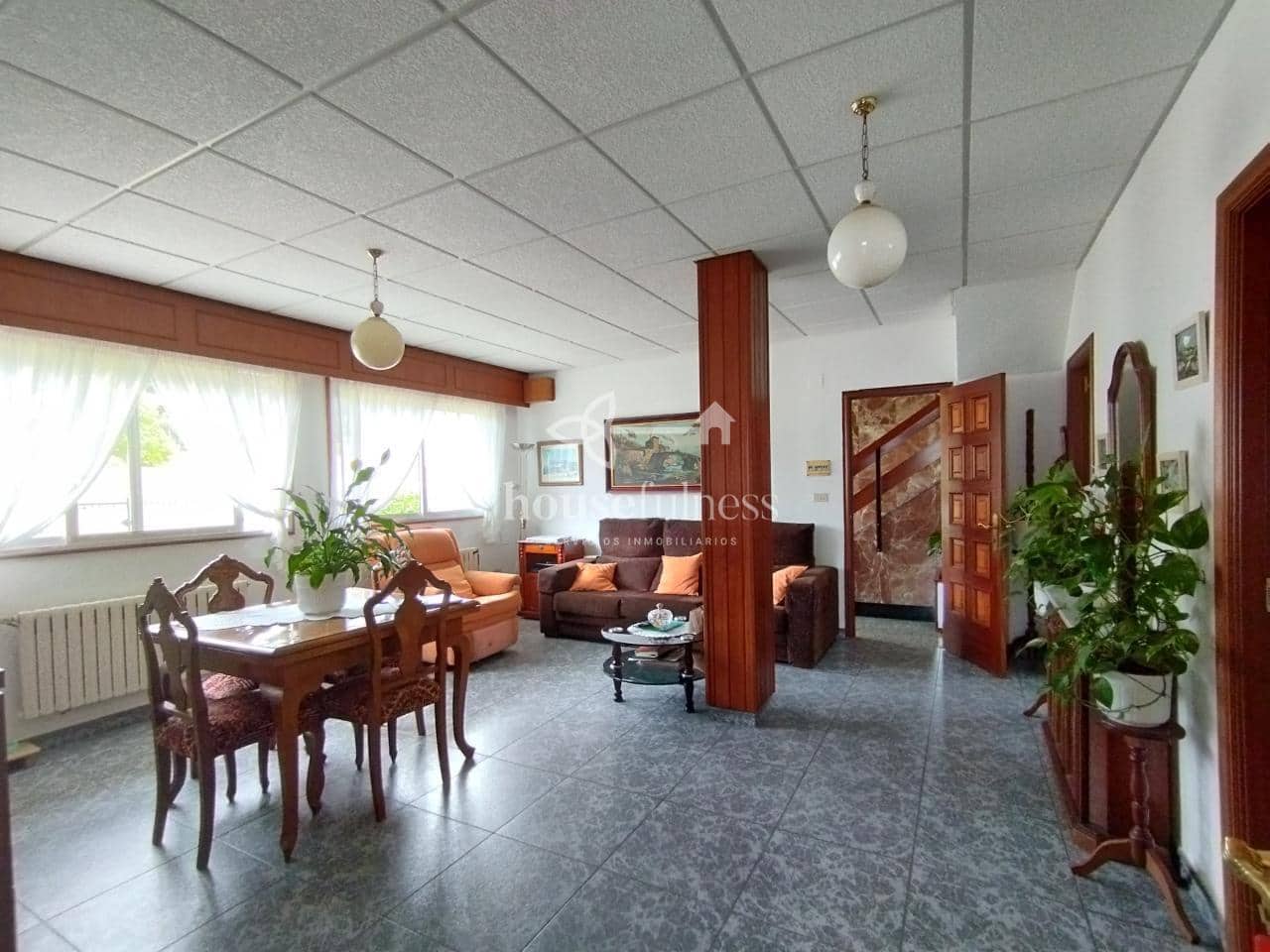 7 soveværelse Byhus til salg i Naron med garage - € 370.000 (Ref: 9969242)