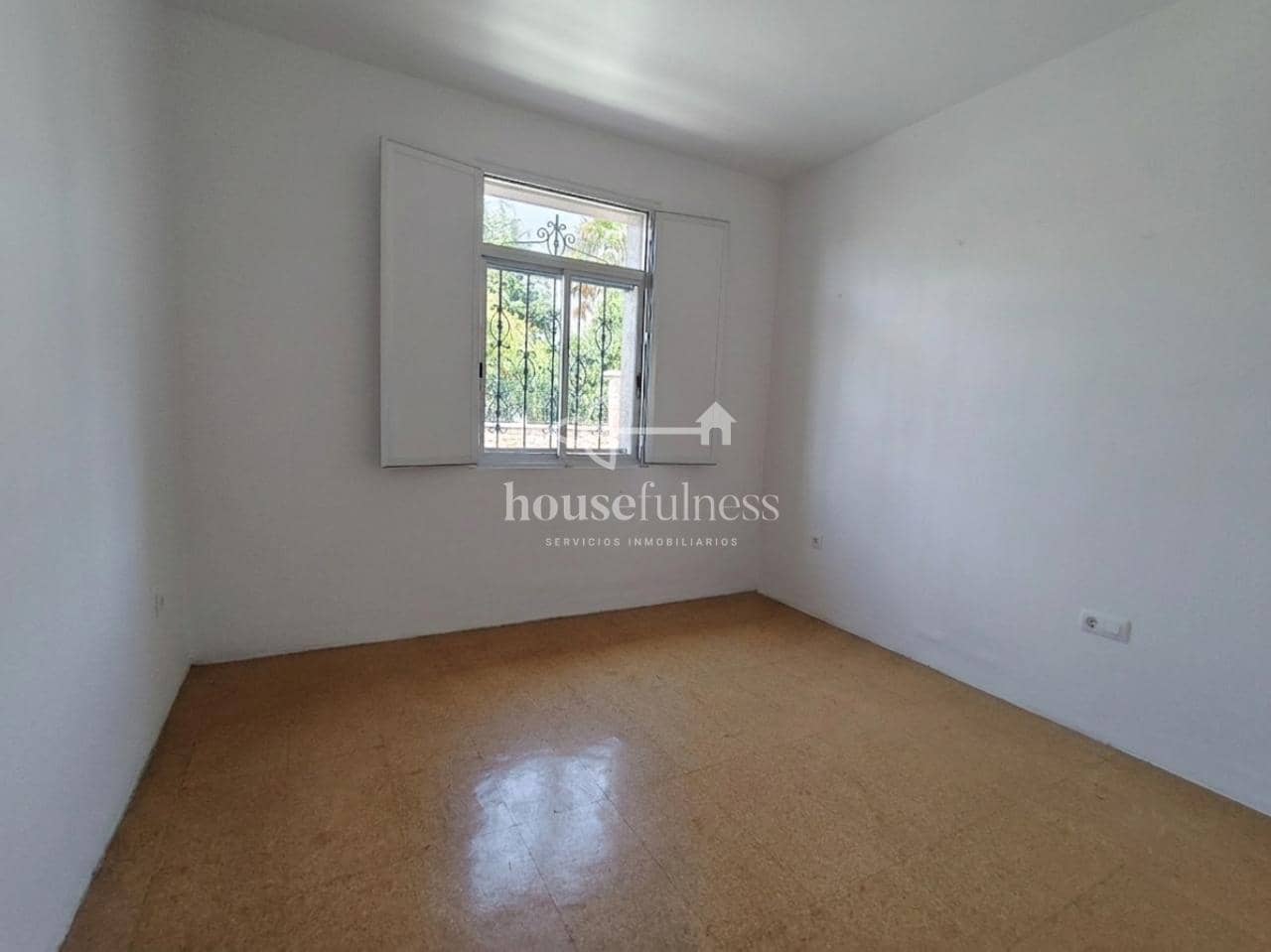Casa de 8 habitaciones en Narón en venta - 345.000 € (Ref: 9984423)