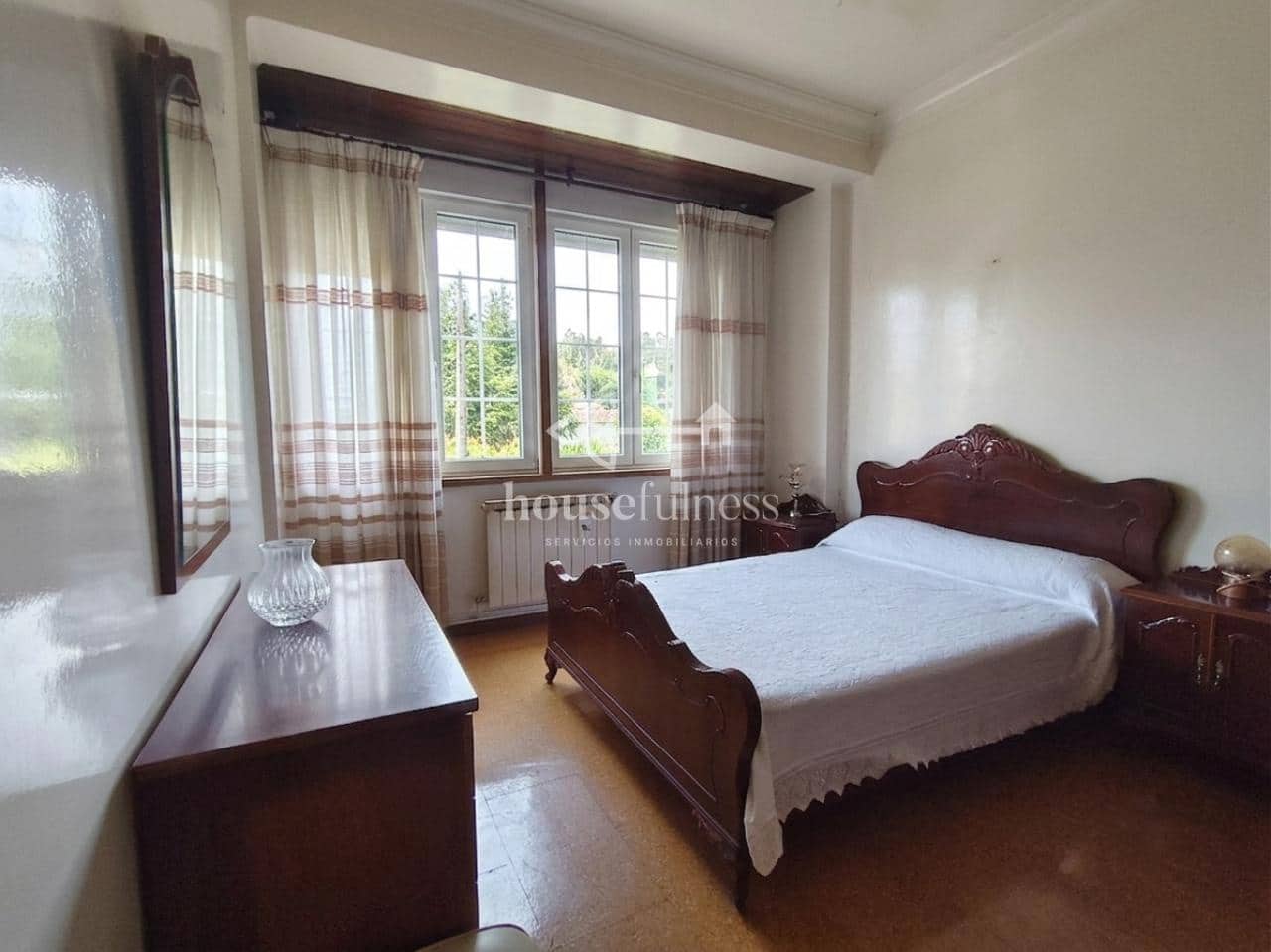 Casa de 8 habitaciones en Narón en venta - 345.000 € (Ref: 9984423)