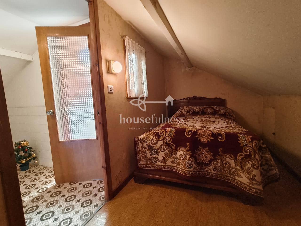 Casa de 8 habitaciones en Narón en venta - 345.000 € (Ref: 9984423)
