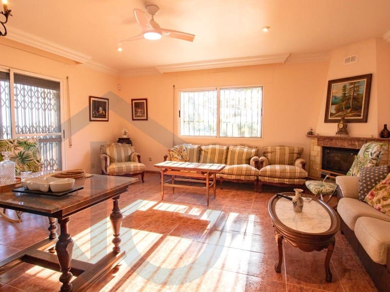 4 bedroom Villa for sale in San Juan de los Terreros with garage - € 330,000 (Ref: 7899726)