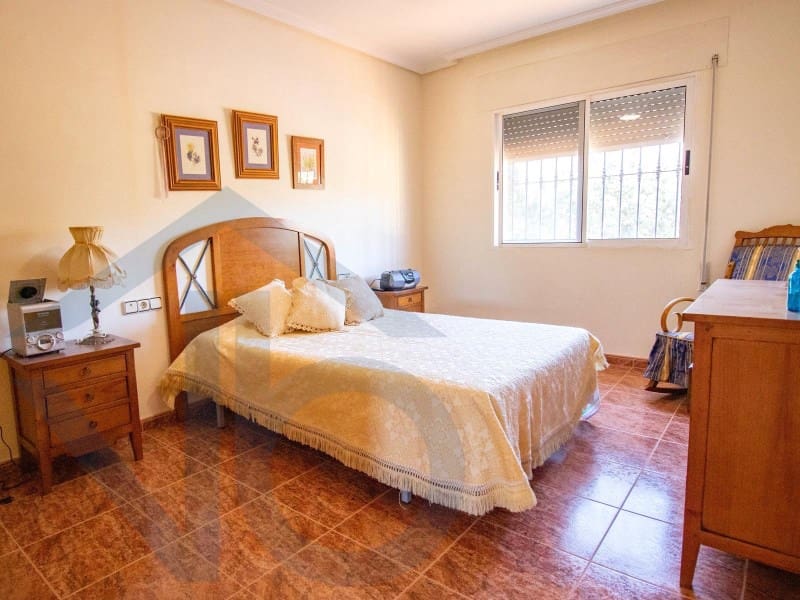 4 bedroom Villa for sale in San Juan de los Terreros with garage - € 330,000 (Ref: 7899726)