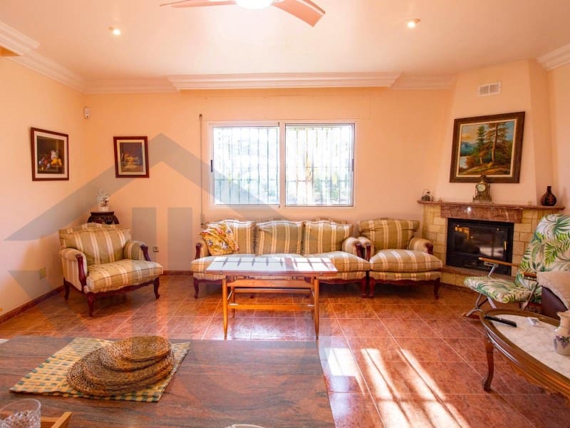 4 bedroom Villa for sale in San Juan de los Terreros with garage - € 330,000 (Ref: 7899726)