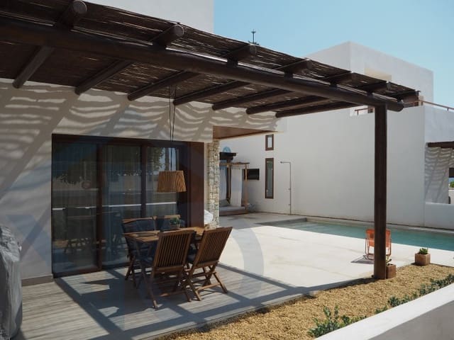 3 slaapkamer Villa te koop in Cuevas del Almanzora - € 320.000 (Ref: 8254036)