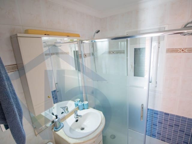 Bungalow de 2 habitaciones en San Juan de los Terreros, Pulpí en alquiler vacacional con garaje - 100 € (Ref: 8764409)