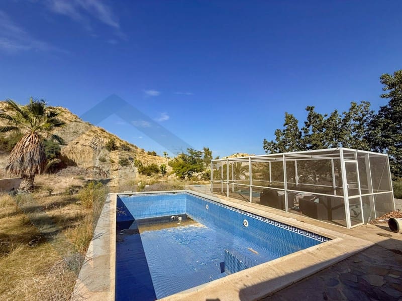 5 slaapkamer Finca/Landhuis te koop in Cuevas del Almanzora - € 180.000 (Ref: 9341186)