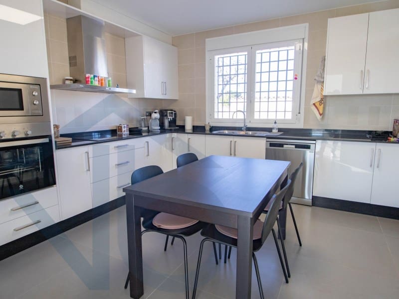 4 makuuhuone Huvila myytävänä paikassa Puerto Lumbreras mukana 
autotalli - 395 000 € (Ref: 9473152)