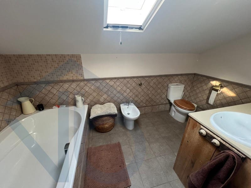 5 bedroom Villa for sale in Aguilas with garage - € 450,000 (Ref: 9637315)