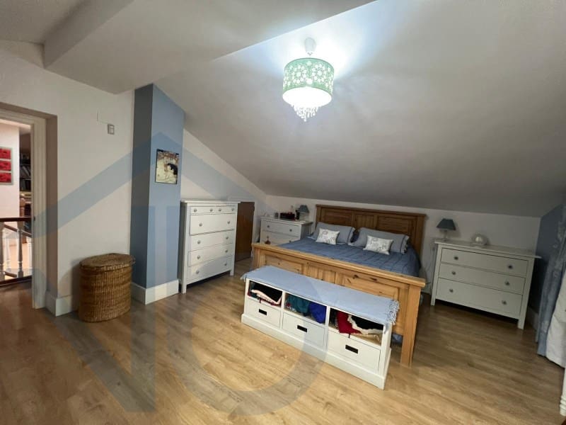 5 bedroom Villa for sale in Aguilas with garage - € 450,000 (Ref: 9637315)