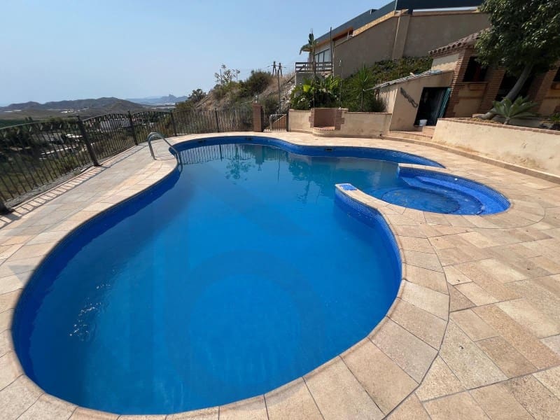 5 bedroom Villa for sale in Aguilas with garage - € 450,000 (Ref: 9637315)