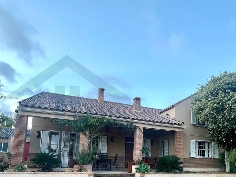 5 bedroom Villa for sale in Aguilas with garage - € 450,000 (Ref: 9637315)