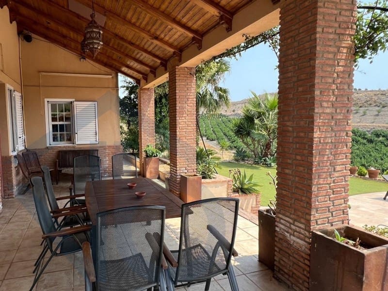 5 bedroom Villa for sale in Aguilas with garage - € 450,000 (Ref: 9637315)