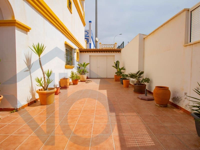 4 soveværelse Byhus til salg i San Juan de los Terreros med garage - € 290.000 (Ref: 9922313)