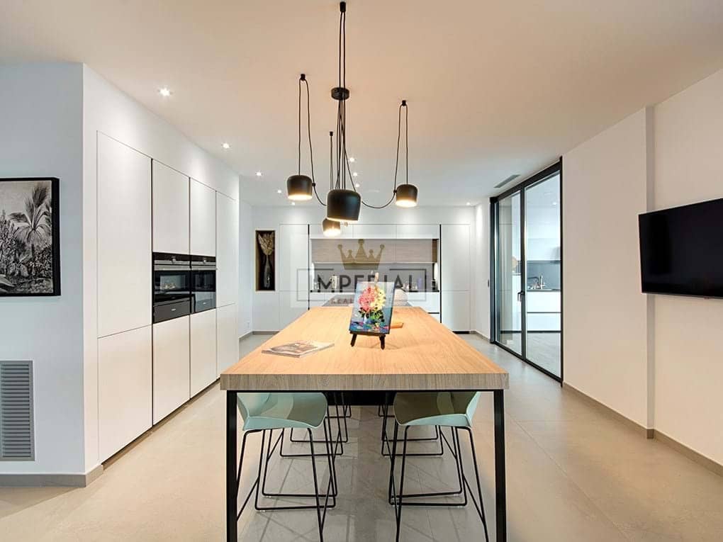 Casa de 5 habitaciones en Empuriabrava en venta con piscina garaje - 3.250.000 € (Ref: 9111618)