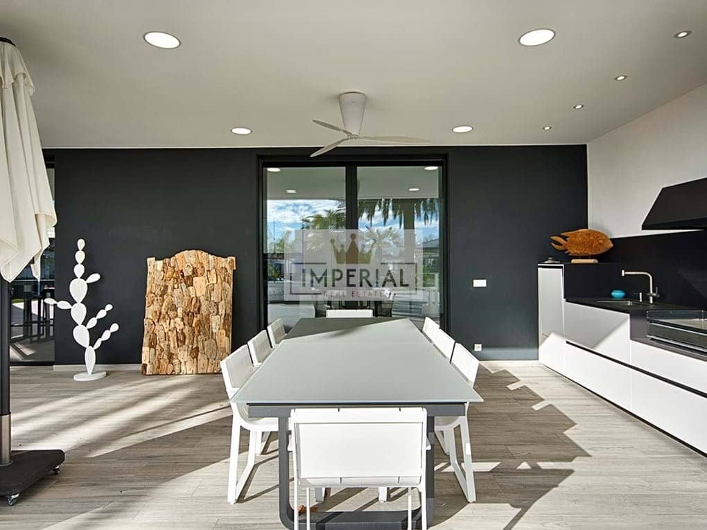 Casa de 5 habitaciones en Empuriabrava en venta con piscina garaje - 3.250.000 € (Ref: 9111618)