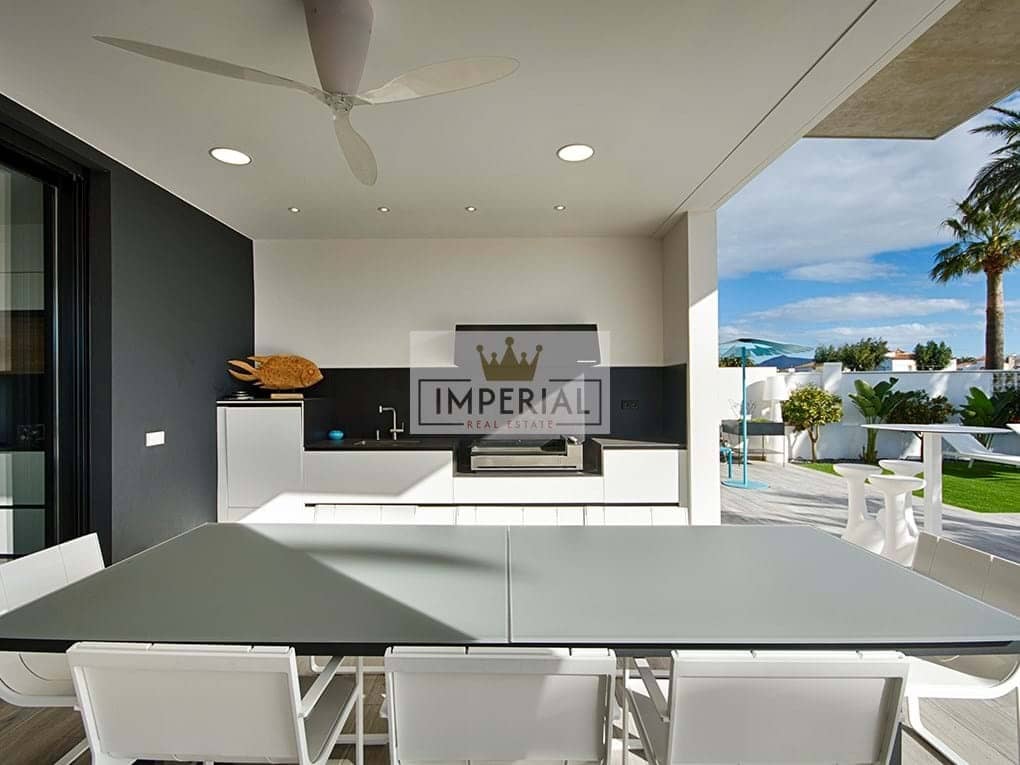 Casa de 5 habitaciones en Empuriabrava en venta con piscina garaje - 3.250.000 € (Ref: 9111618)