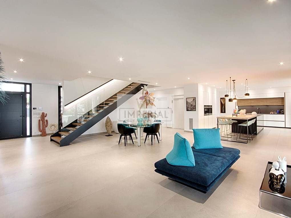 Casa de 5 habitaciones en Empuriabrava en venta con piscina garaje - 3.250.000 € (Ref: 9111618)