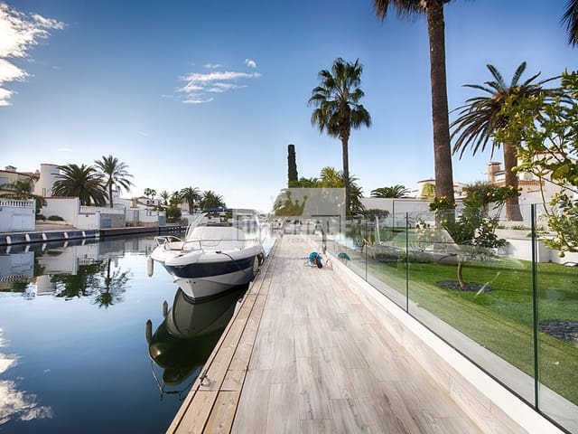 5 Zimmer Haus zu verkaufen in Empuriabrava, Castelló d'Empúries mit Pool Garage - 3.250.000 € (Ref: 9111618)