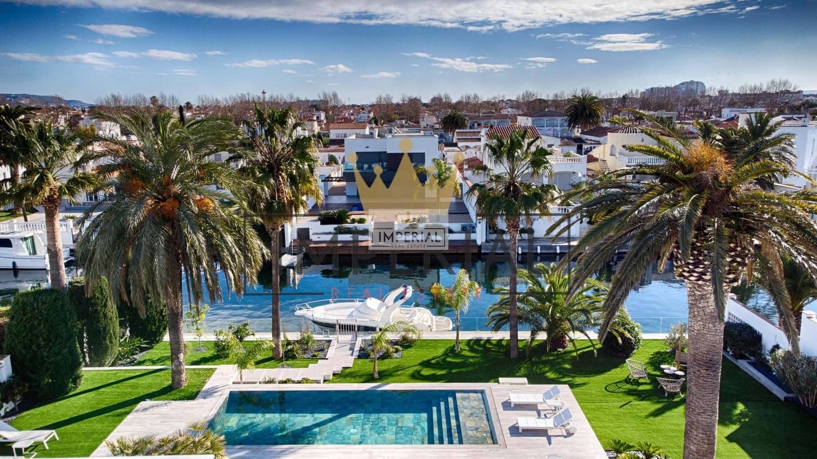 Casa de 5 habitaciones en Empuriabrava en venta con piscina garaje - 3.250.000 € (Ref: 9111618)