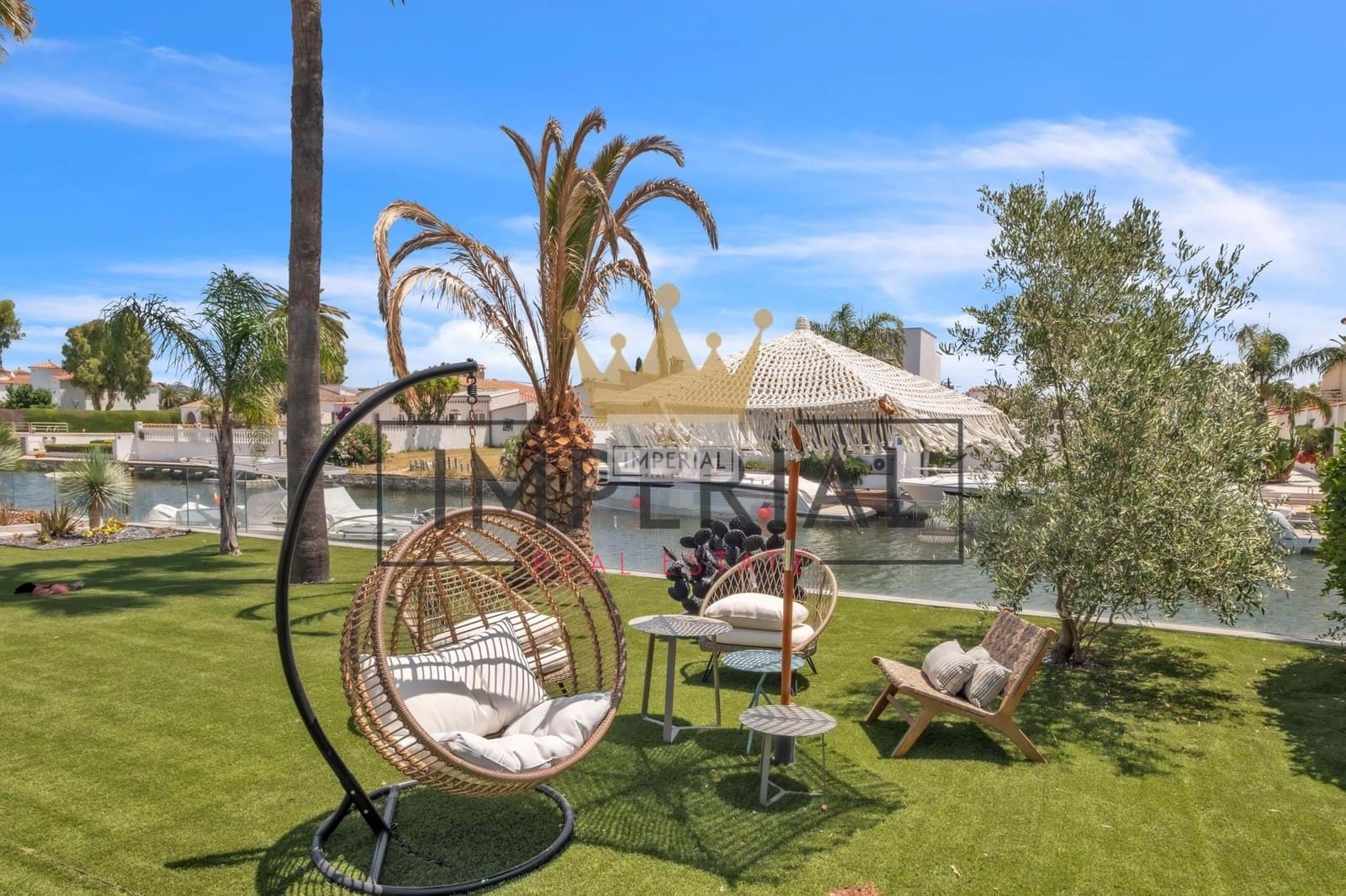 Casa de 5 habitaciones en Empuriabrava en venta con piscina garaje - 3.250.000 € (Ref: 9111618)