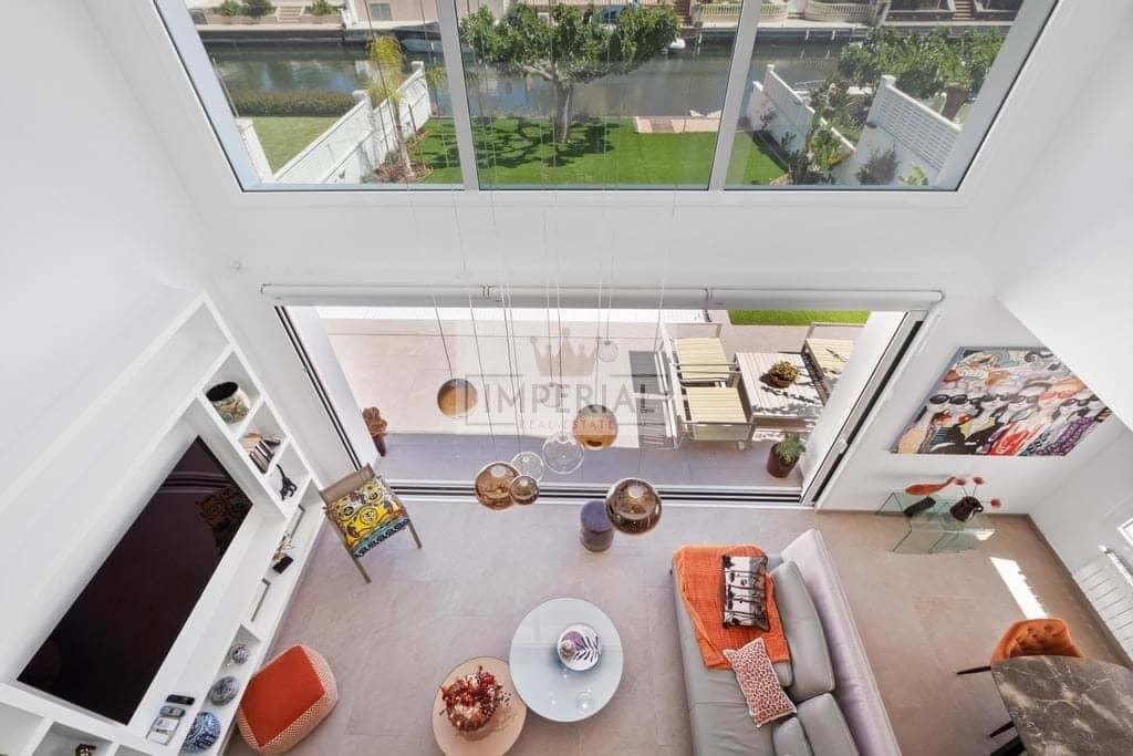 4 bedroom Townhouse for sale in Empuriabrava with pool garage - € 1,395,000 (Ref: 9111619)