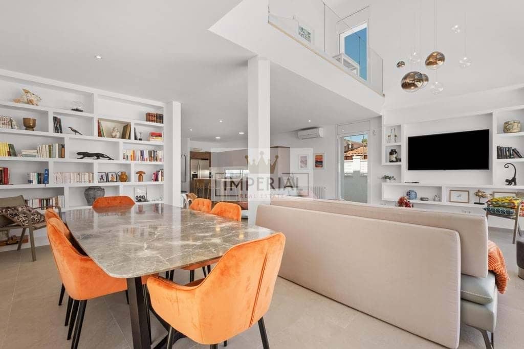 4 bedroom Townhouse for sale in Empuriabrava with pool garage - € 1,395,000 (Ref: 9111619)