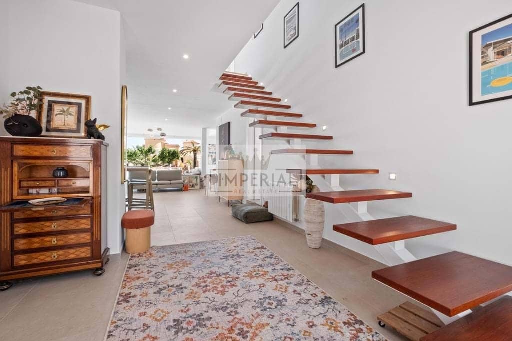 4 bedroom Townhouse for sale in Empuriabrava with pool garage - € 1,395,000 (Ref: 9111619)