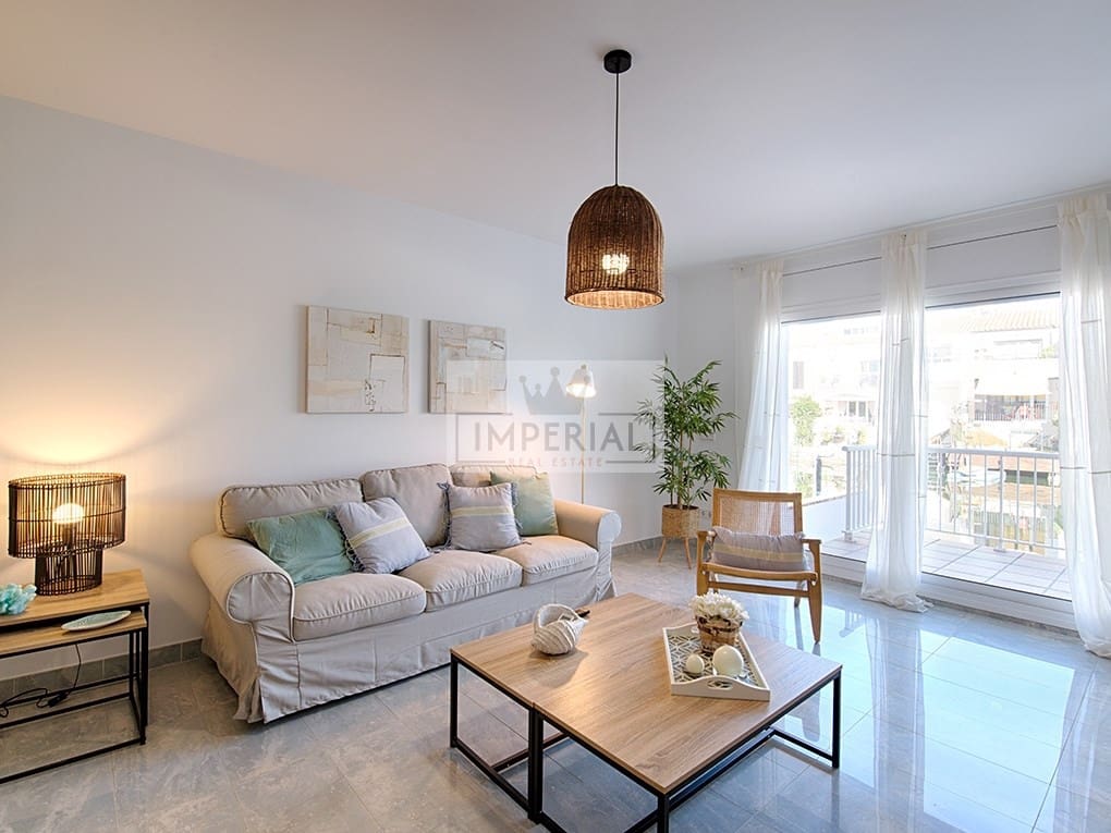 Casa de 3 habitaciones en Empuriabrava en venta - 465.000 € (Ref: 9111624)