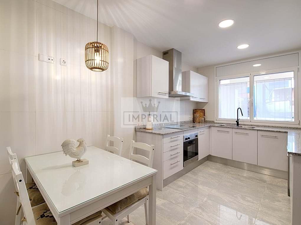 Casa de 3 habitaciones en Empuriabrava en venta - 465.000 € (Ref: 9111624)