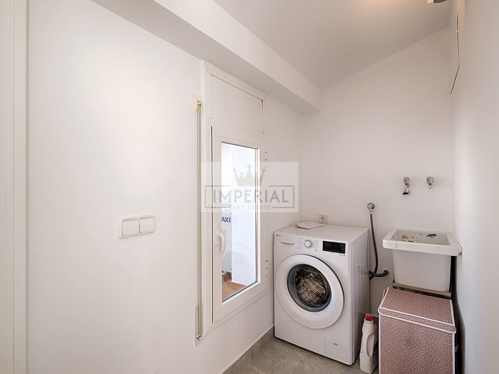 Casa de 3 habitaciones en Empuriabrava en venta - 465.000 € (Ref: 9111624)