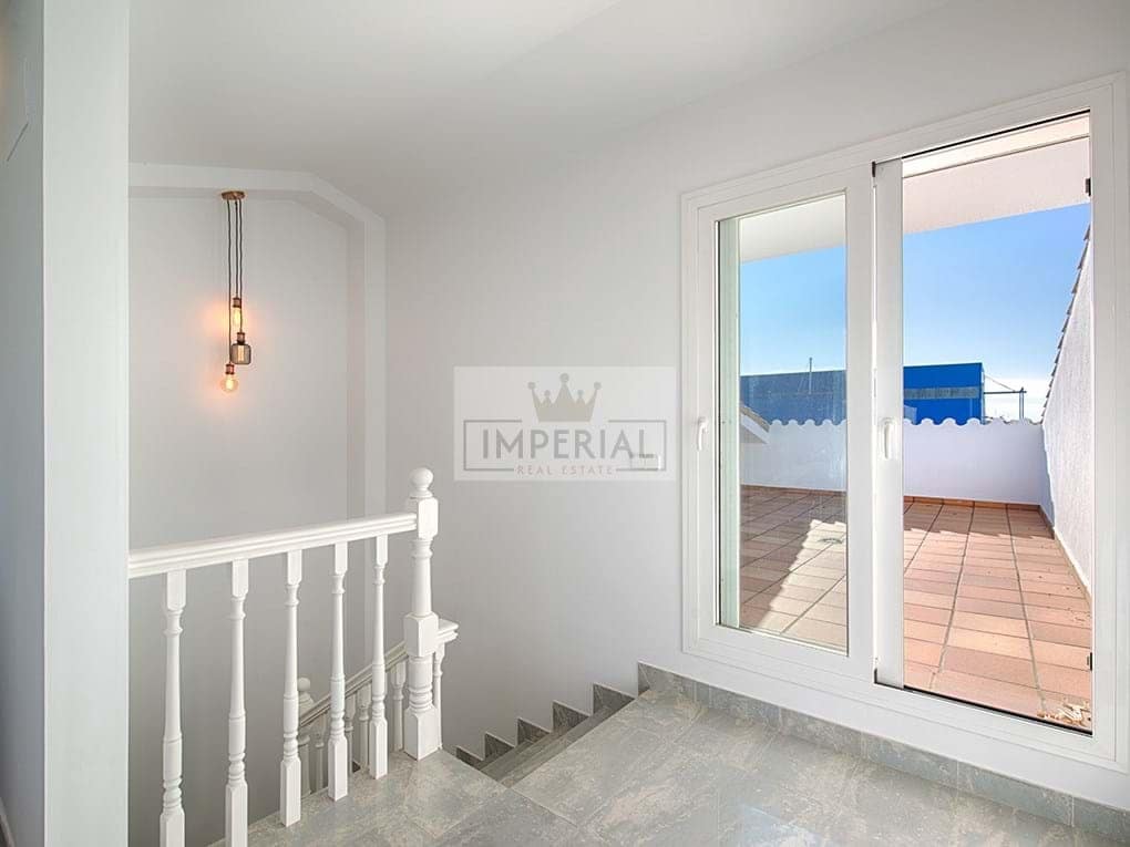 Casa de 3 habitaciones en Empuriabrava en venta - 465.000 € (Ref: 9111624)