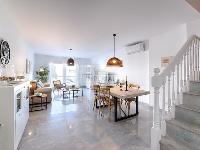 3 soveværelse Byhus til salg i Empuriabrava, Castelló d'Empúries - € 465.000 (Ref: 9111624)