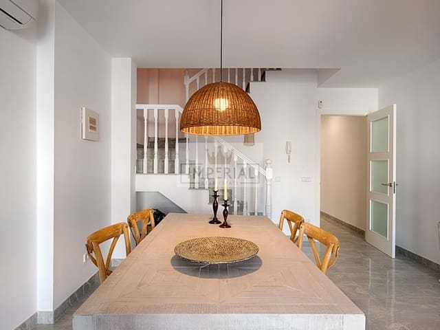Casa de 3 habitaciones en Empuriabrava, Castelló d'Empúries en venta - 465.000 € (Ref: 9111624)