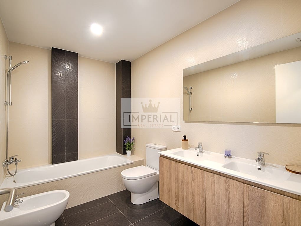 Casa de 3 habitaciones en Empuriabrava en venta - 465.000 € (Ref: 9111624)