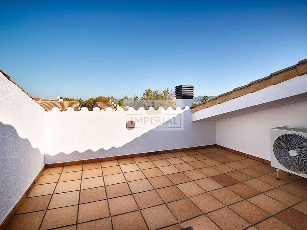 Casa de 3 habitaciones en Empuriabrava en venta - 465.000 € (Ref: 9111624)