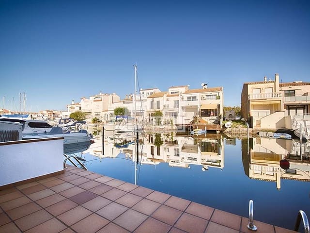 Casa de 3 habitaciones en Empuriabrava, Castelló d'Empúries en venta - 465.000 € (Ref: 9111624)