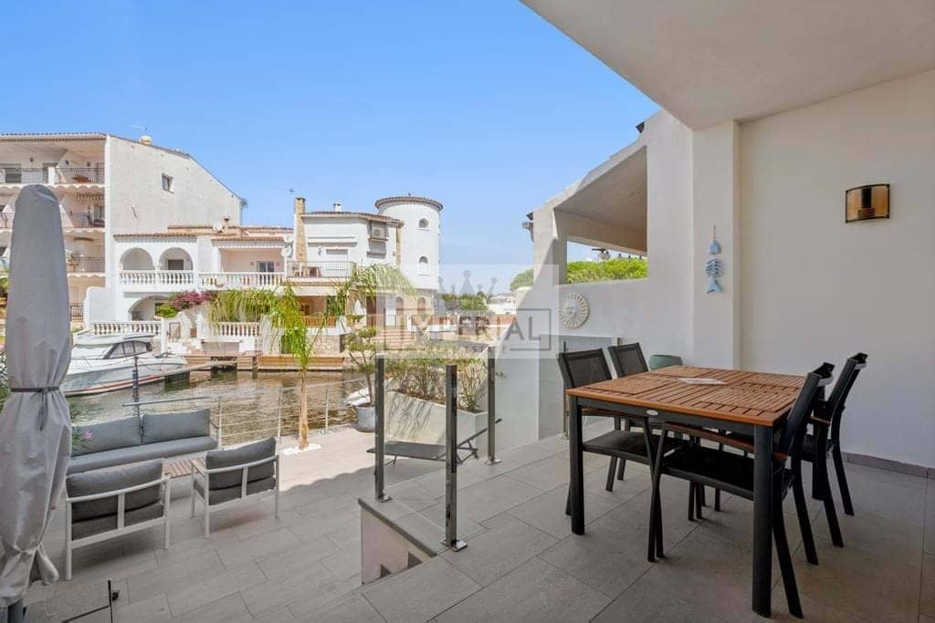 3 soverom Hus til salgs i Empuriabrava - € 549 000 (Ref: 9111632)
